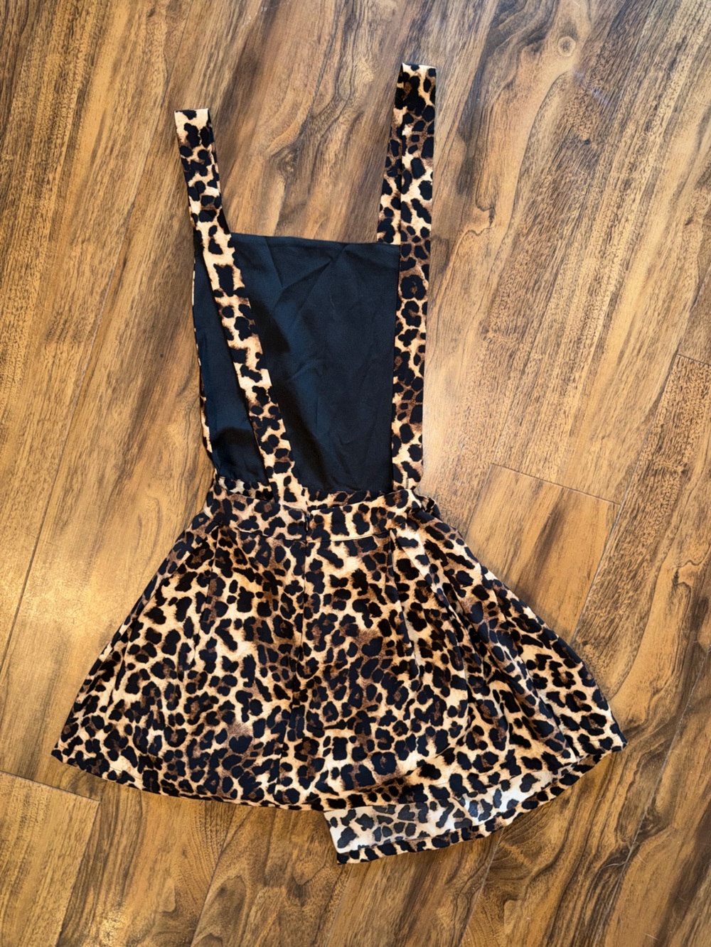 Leopard Print Overall Dress - Picture 3 of 4